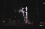 Raketa Falcon-9 na startovací rampě. Credit: NASA TV