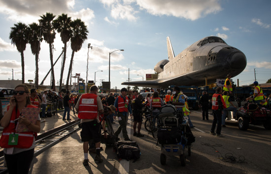1 Endeavour v LA. Credit: NASA