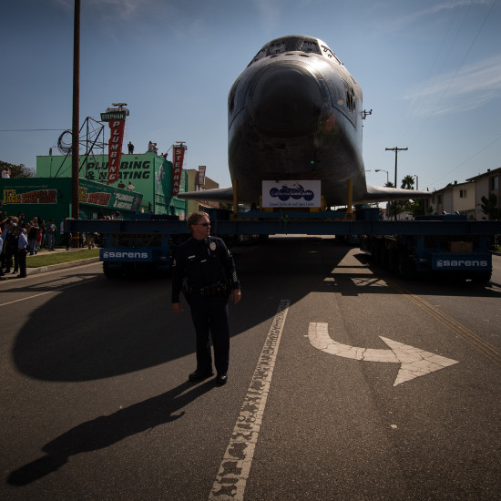 4 Endeavour v LA. Credit: NASA