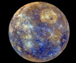 Merkur ve falešných barvách. Credit: NASA/Johns Hopkins University Applied Physics Laboratory/Carnegie Institution of Washington