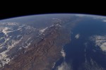 Země z vesmíru. Credit: NASA