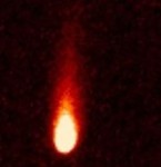 Kometa ISON na snímku z kosmického dalekohledu Spitzer. Credit: NASA