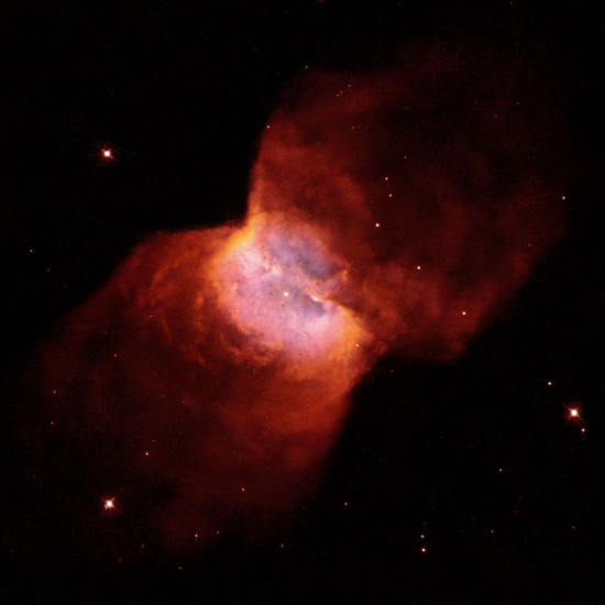 NGC 2346 je krásnou planetární mlhovinou. S planetami ale nic společného nemá. Jedná se fakticky o odhozenou obálku bývalé hvězdy. V centru planetární mlhoviny se nachází obvykle bílý trpaslík. V tomto případě jde ale o dvojhvězdu. Bílý trpaslík obíhá okolo společného těžiště s rudým obrem s periodou jen 16 dní.