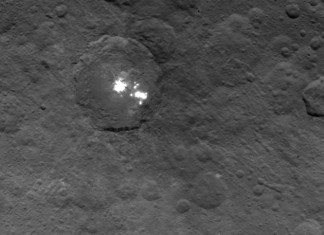Tajemné světlé skvrny na planetce Ceres začínají odhalovat svá tajemství Skvrny na Cereře, foto: NASA