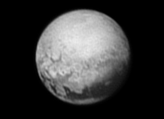 Komentář: Vyřadit Pluto z rodiny planet byla chyba Pluto na snímku z New Horizons. Foto: NASA