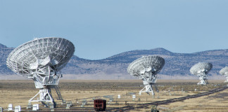 KIC 8462852 zůstává v centru pozornosti Very Large Array, CC BY 2.0, John Fowler, Flickr