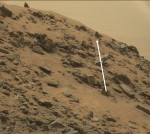 Na Marsu je to sám šutr... a některé mají zajímavé tvary, třeba jako pyramidy. Snímek pořídila Curiosity. Credit: NASA