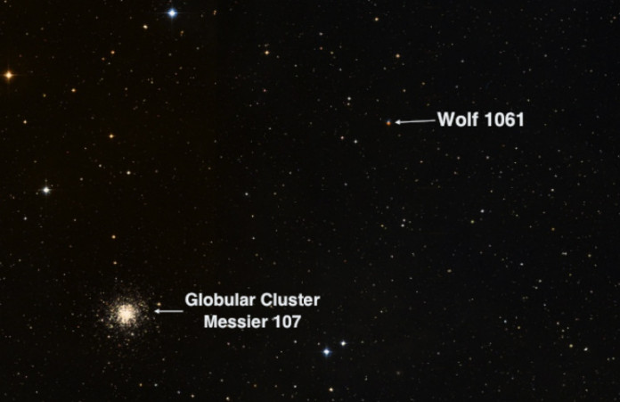 Wolf 1061 na obloze, credit: Aladin sky atlas