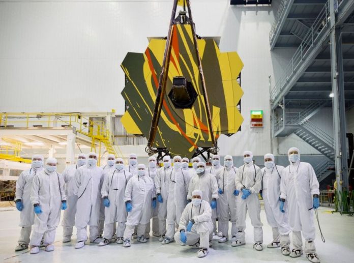 Stavba dalekohledu JWST je už v plném proudu. Credit: NASA