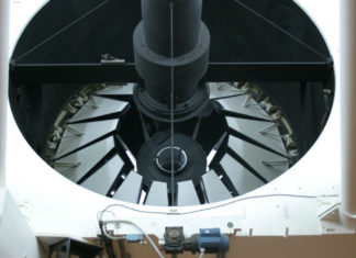 HARPS3: Nový lovec druhých Zemí, jehož tempo bude vražedné Zrcadlo dalekohledu Isaaca Newtona. Autor: Tim van Werkhoven, CC BY-SA 3.0, Wikipedia