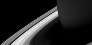 Elegantní a sexy. Na stole je nová hypotéza o záhadné hvězdě KIC 8462852 Saturn. Credit: NASA