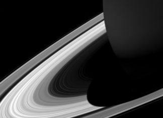 Elegantní a sexy. Na stole je nová hypotéza o záhadné hvězdě KIC 8462852 Saturn. Credit: NASA
