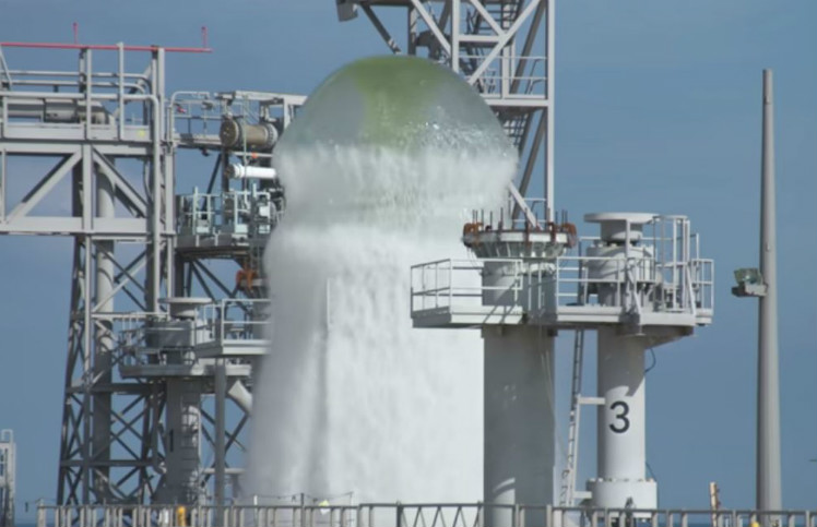Tohle musíte vidět! Na Mysu Canaveral spustili obří vodotrysk