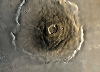 Vědci našli způsob, jak objevit na exoplanetách hory! Olympus Mons je největší horou ve Sluneční soustavě. Credit: NASA
