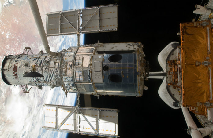 Hubblův kosmický dalekohled. Credit: NASA