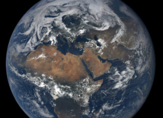 Na exoplanetě je voda a život! Moment, to je Země…