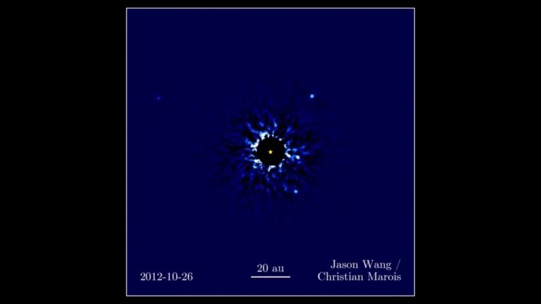 HR 8799 c: V atmosféře přímo pozorované exoplanety objevili vodu