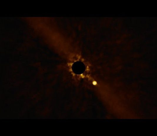 Beta Pictoris na snímcích z přístroje SPHERE