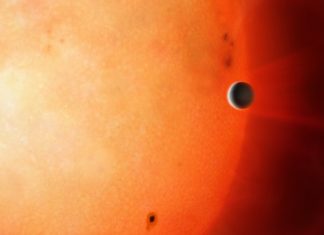 NGTS-4b je zakázaná planeta s nejmělčí hloubkou tranzitu Exoplaneta NGTS-4b v představách malíře. Credit: warwick.ac.uk