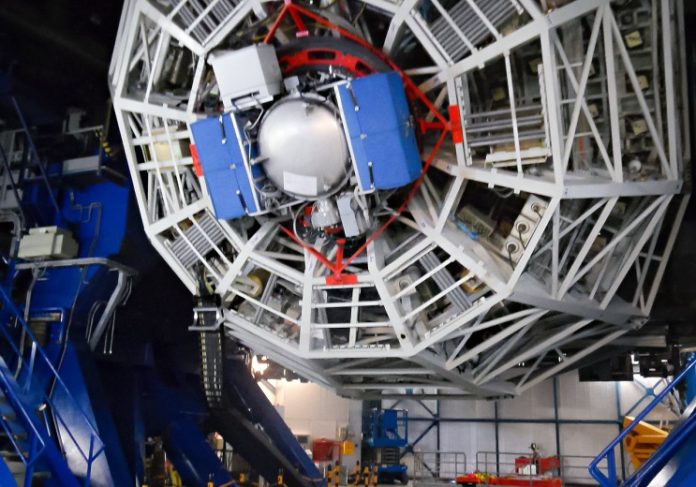 NEAR na dalekohledu UT4 VLT. Credit: ESO