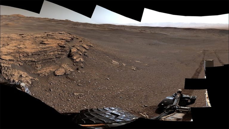 Pozdrav z jiného světa: podívejte se na nové fotografie a panoráma Marsu od Curiosity
