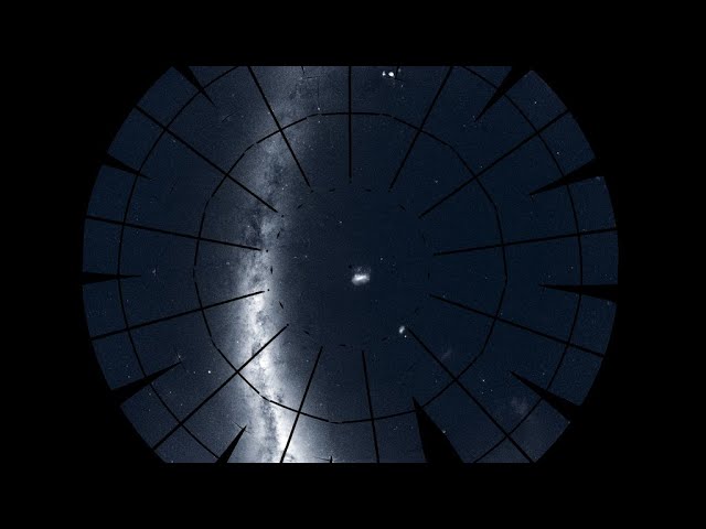 NASA uveřejnila fascinující panoráma jižní oblohy od TESS