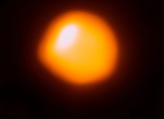 Co se děje s Betelgeuze? Slavná hvězda v Orionu zeslábla. Jednou vybuchne jako supernova