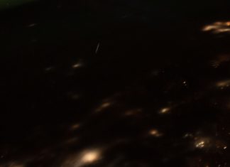 Astronautka vyfotila z paluby ISS meteor v zemské atmosféře